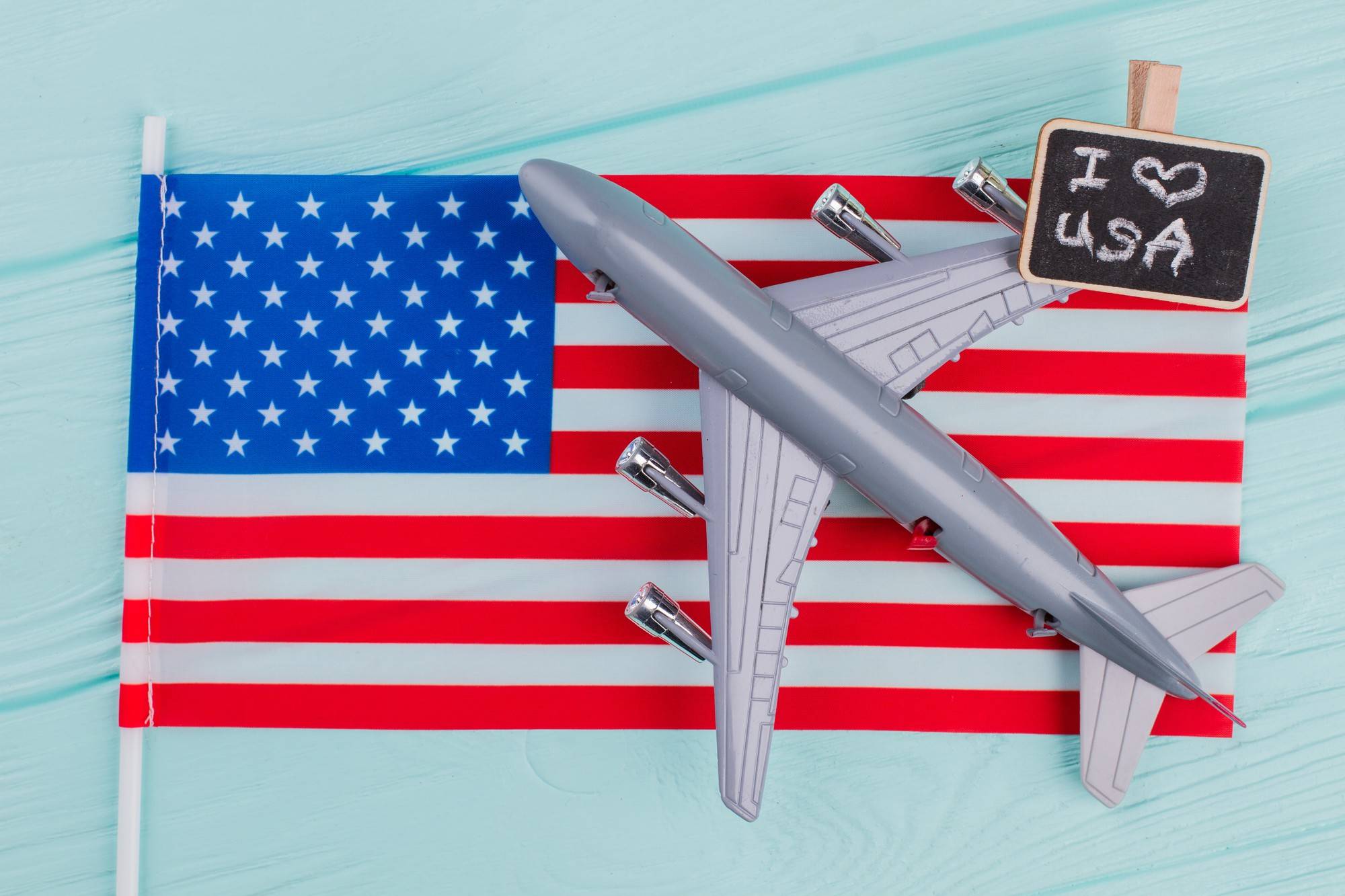 Kiedy zostaną wznowione loty do USA i co na to wpływa?